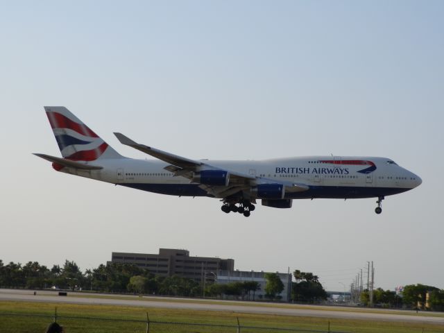 Boeing 747-400 (G-BYGE)