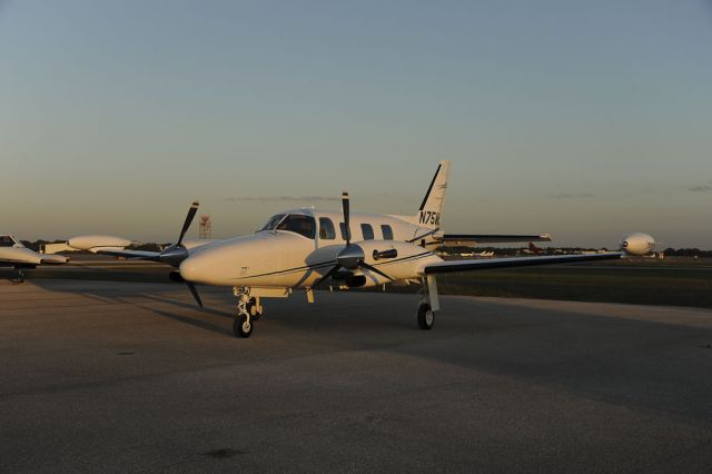 Piper Cheyenne 2 (N75WL)