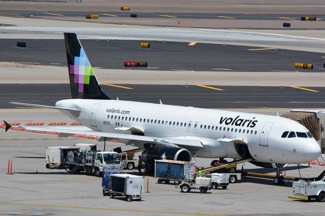 Airbus A320 (N511VL) - Volaris Airbus A320-233 N511VL at Phoenix Sky Harbor on June 18, 2016.