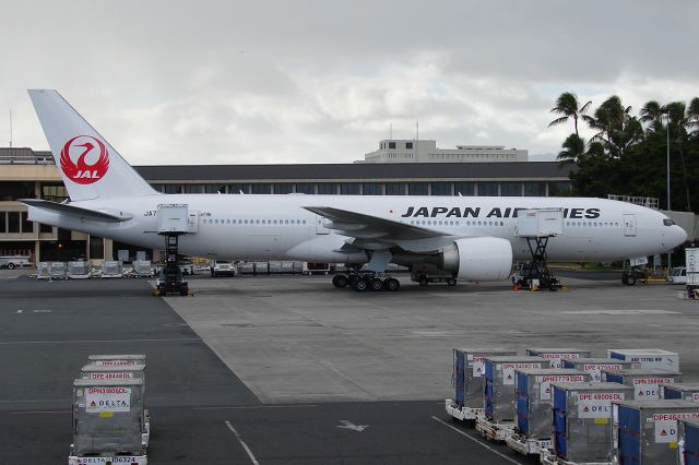 Boeing 777-200 —