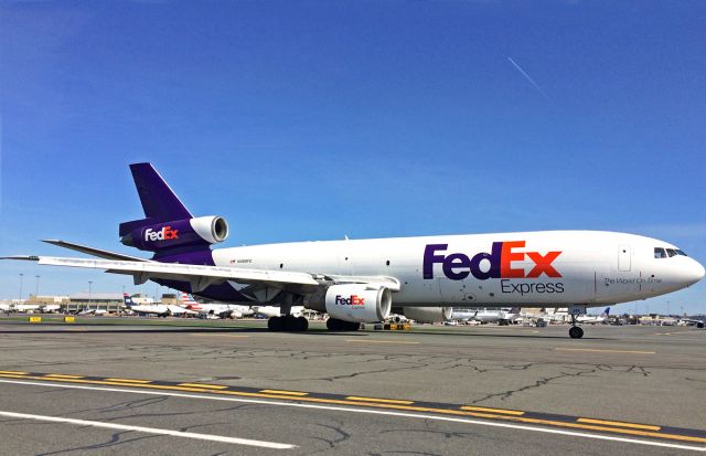 McDonnell Douglas DC-10 (N389FE) - Classic metal !