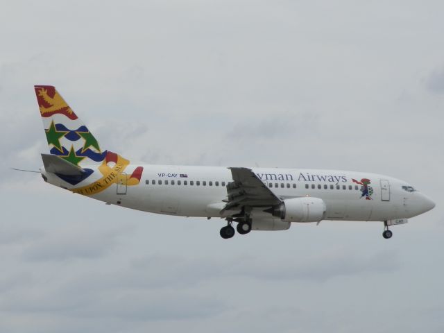 BOEING 737-300 (VP-CAY)