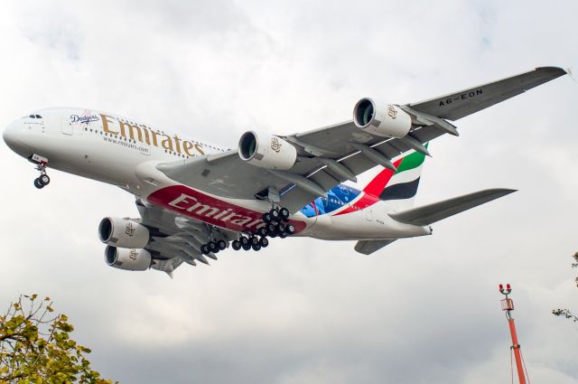 Airbus A380-800 (A6-EON)