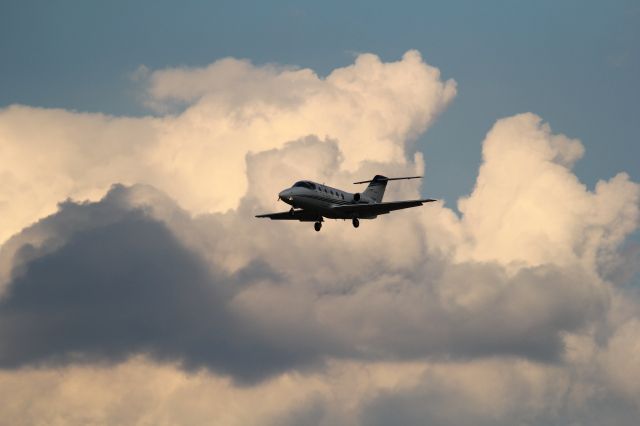 McDonnell Douglas MD-82 (N480CT) - Approach in sav