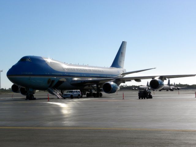 N29000 — - Air Force One parked at Hickham AFB in Honolulu during Presidential Vacation.