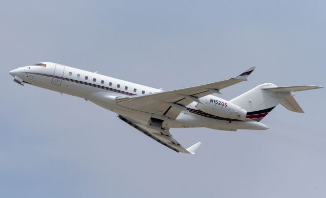 Bombardier Global Express (N152QS)