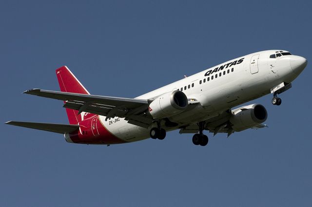 BOEING 737-300 (ZK-JNC)