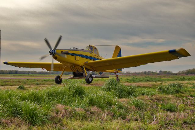 — — - Air Tractor AT-602