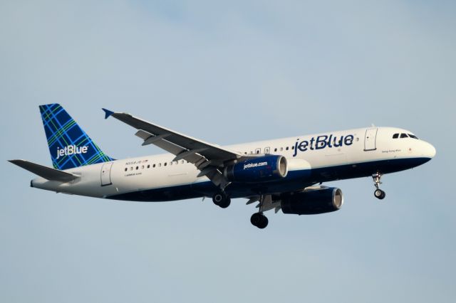 Airbus A320 (N558JB)