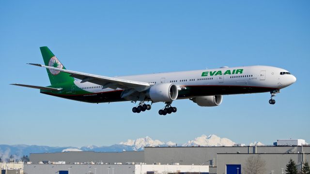 BOEING 777-300 (B-16733) - BOE786 on final to Rwy 16R to complete a C1 flight on 1.12.17. (ln 1467 / cn 61600).