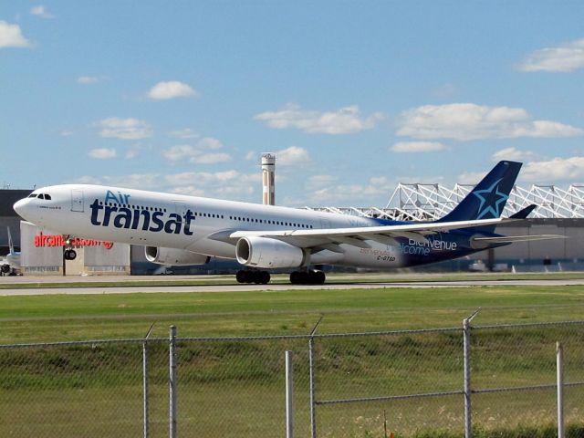 Airbus A330-300 (C-GTSD)