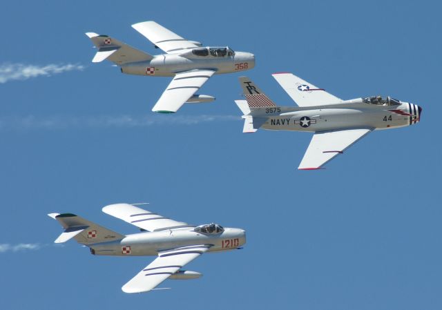 — — - Idaho Falls, ID Blue Thunder Airshow 2010