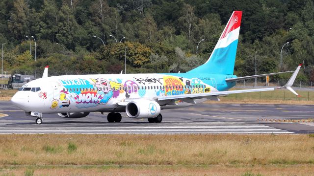 Boeing 737-800 (LX-LGU) - painted in "Sumo Artwork" special colours Jul 2020