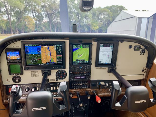 Cessna Skylane (N735DG)