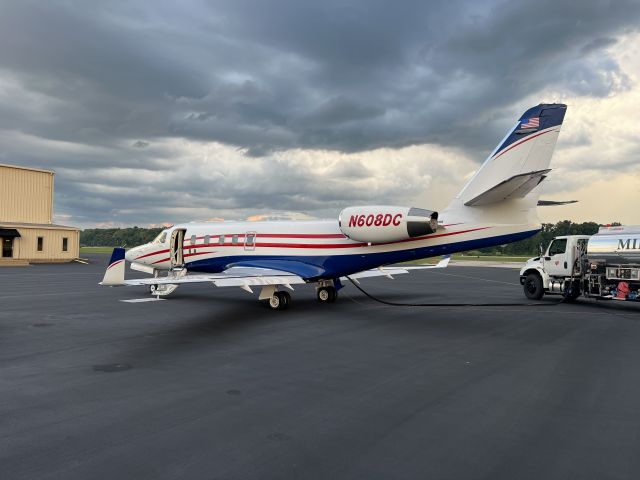 IAI Gulfstream G100 (N608DC)