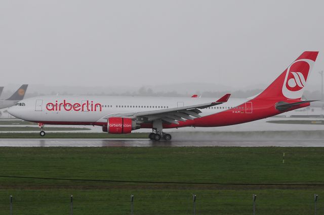 Airbus A330-200 (D-ALPF)