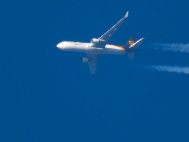 BOEING 767-300 (N303UP) - UPS2872br /SDF-ABQbr /01/04/22