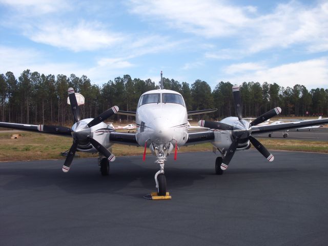 Beechcraft King Air 90 —