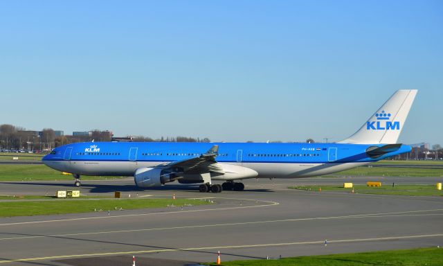 Airbus A330-300 (PH-AKB) - KLM Airbus A330-303 PH-AKB "Piazza Navona - Roma" in Amsterdam 