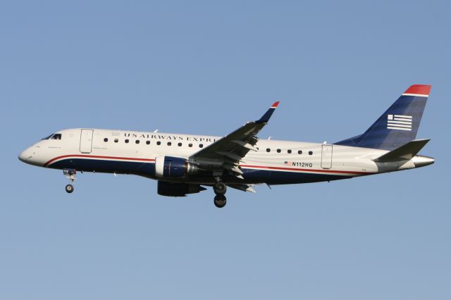 Embraer 175 (N112HQ) - November 25, 2007 - approached Philadelphia 