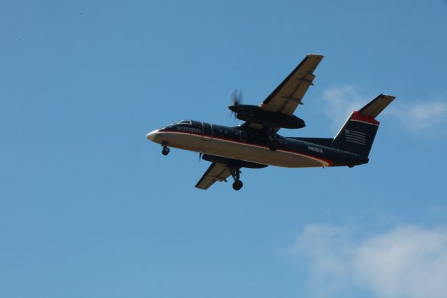 de Havilland Dash 8-100 (N906HA)