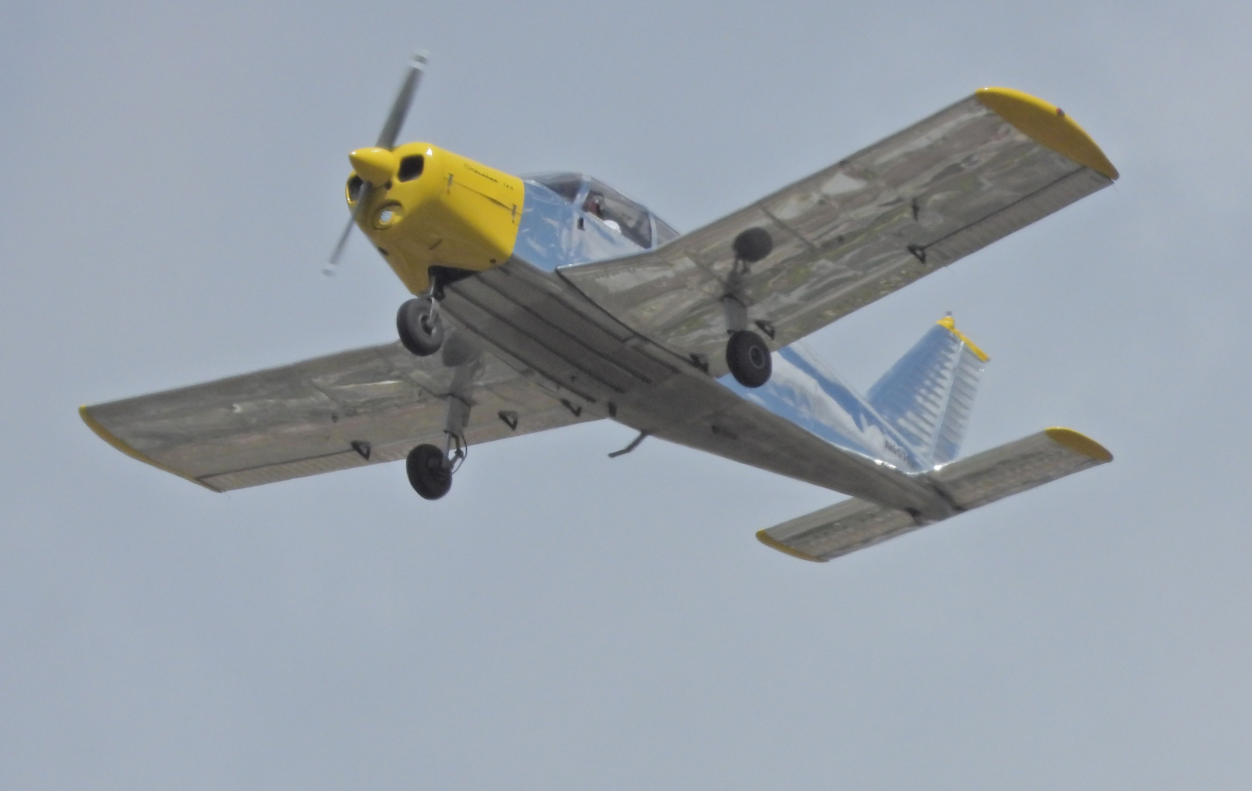 Piper Cherokee (N6514W) - Crosswind from 27 at Carson City