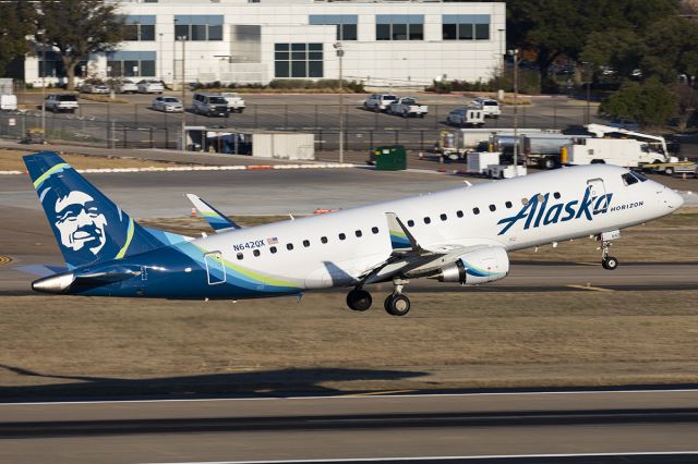 Embraer 175 (N642QX)