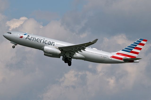 Airbus A330-200 (N293AY) - AAL735 departing for Philadelphia.