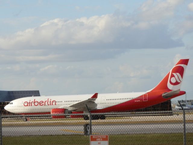 Airbus A330-200 (D-ALPD)