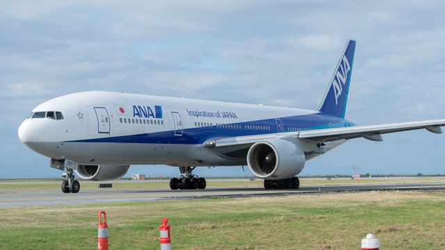 Boeing 777 (JA717A)