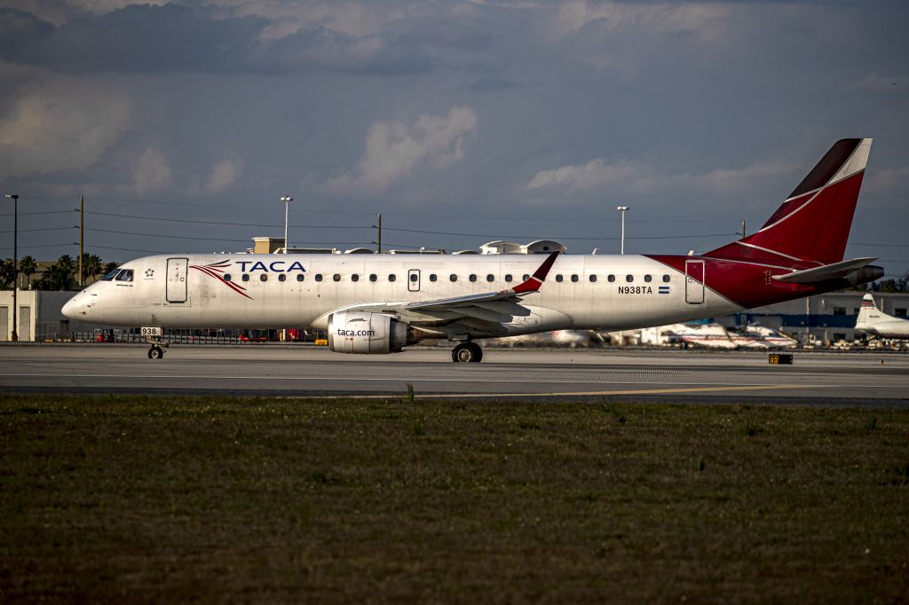 Embraer ERJ-190 (N938TA) - At Miami International Airport
