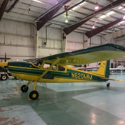 Cessna Skywagon 180 (N620MM)