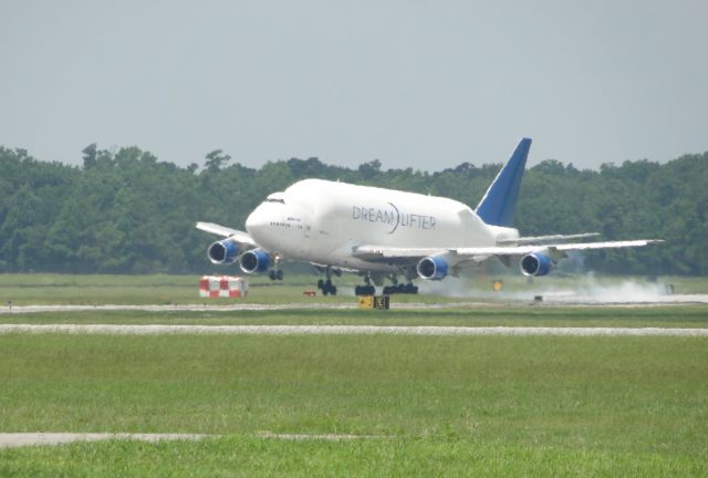 Boeing Dreamlifter (N249BA) - Boeing 747-400LCF Landing runway 15 at Charleston AFB/Intl Sc. (Picture taken next to Atlantic Aviation)