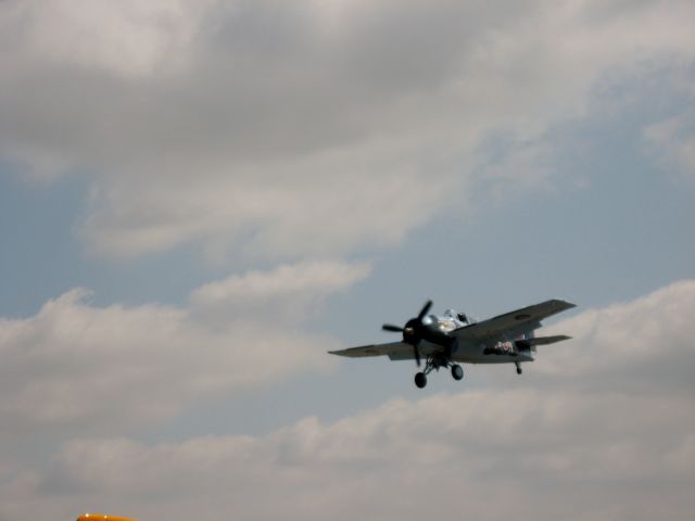 Experimental 100kts-200kts (N5833) - Flyover at Fullerton Airport Day