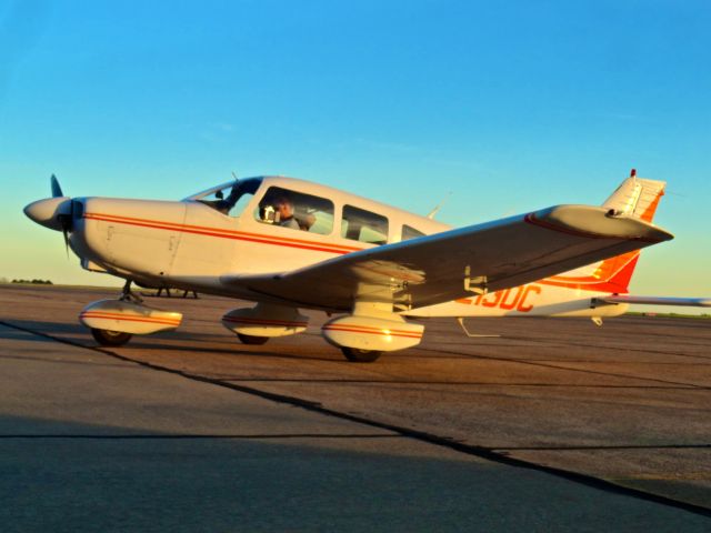 Piper Cherokee (N2130C)