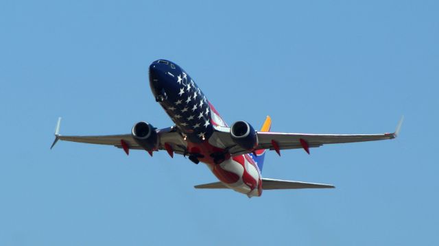 Boeing 737-800 (N500WR) - Freedom One departing on 29R at FAT