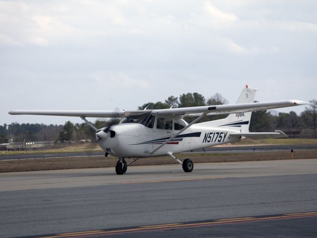 Cessna Skyhawk (N5175Y) - After a smooth landing in gusting wind conditions.