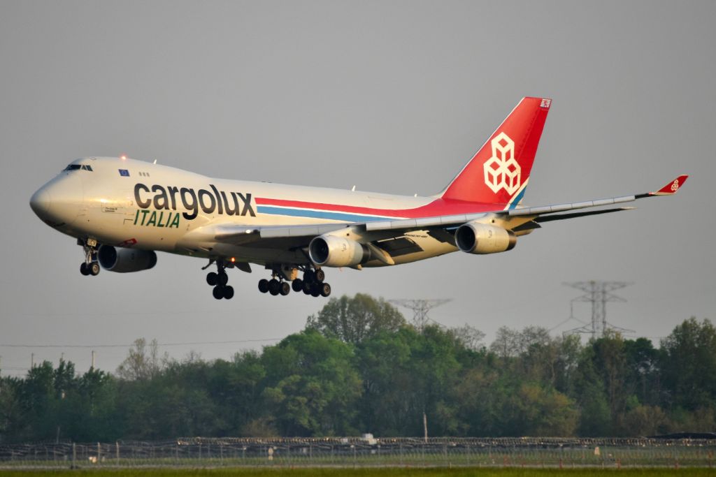 Boeing 747-400 (LX-UCV) - 05-11-22 5-L