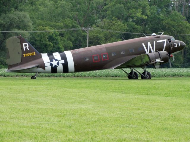 Douglas DC-3 (N345AB)