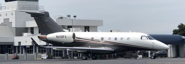 Embraer Legacy 450 (N410FX)