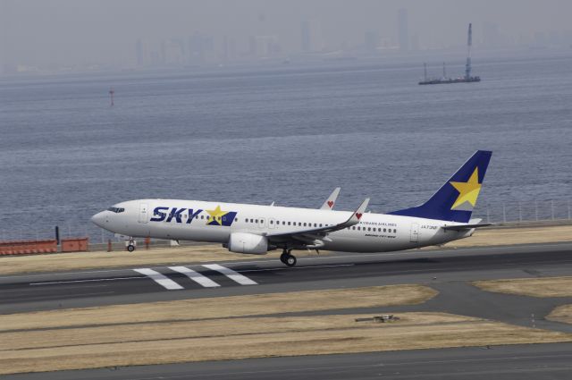 Boeing 737-800 (JA73NF) - Takeoff at Haneda Intl Airport Rwy34R on 2012/01/10