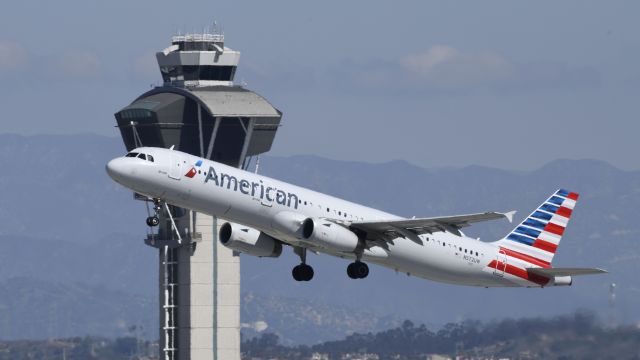 Airbus A321 (N572UW) - Departing LAX on 25R