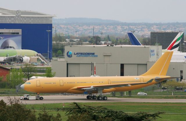 Airbus A330-200 (F-WWYF) - Order of the Royal Air Force, an Airbus A330-243 MRTT with provisional registration is directed to final assembly workshops at Toulouse Blagnac Airport (LFBO-TLS)