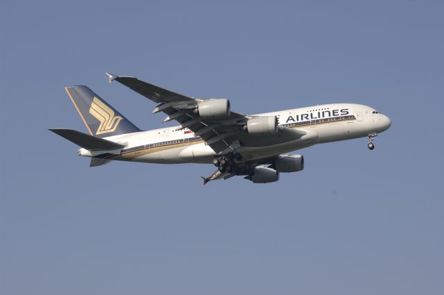 Airbus A380-800 (9V-SKA) - Final Approach to Narita Intl Airport R/W34L on 2010/5/2