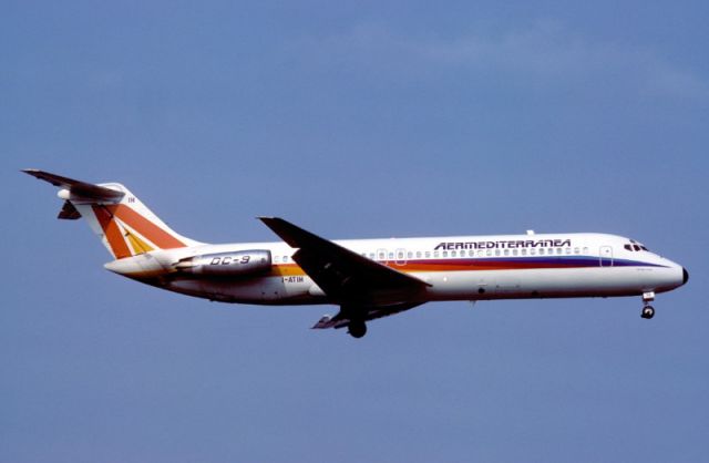 McDonnell Douglas DC-9-30 (I-ATIH)