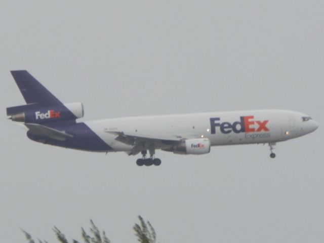 McDonnell Douglas DC-10 (N562FE)