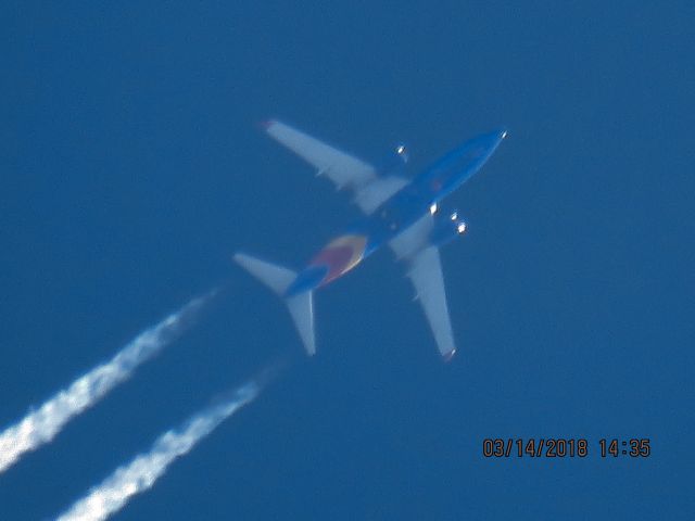Boeing 737-700 (N7818L)