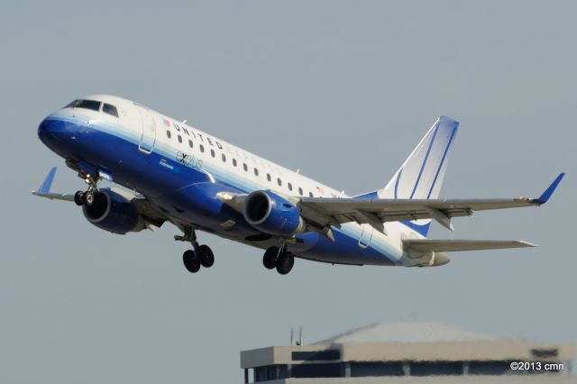 Embraer 170/175 (N646RW)