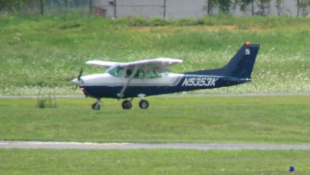 Cessna Skyhawk (N5353K) - at Queen City