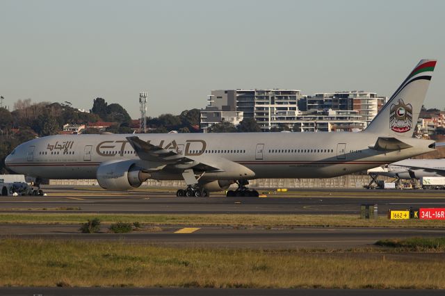 BOEING 777-300ER (A6-ETK) - on 13 August 2019